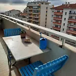 Proche Avec Grand Balcon