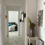 Lägenhet Proche Avec Grand Balcon