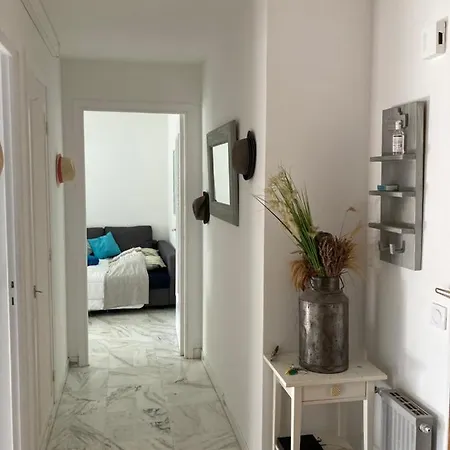 Lägenhet Proche Avec Grand Balcon