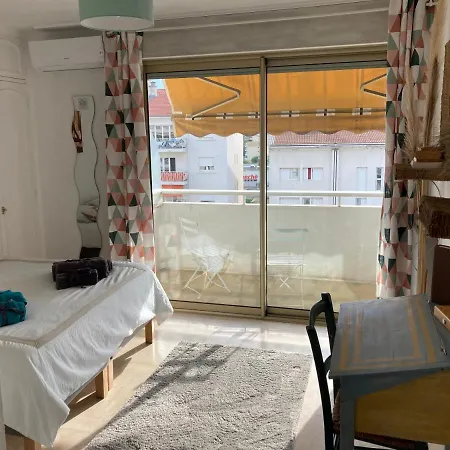Proche Avec Grand Balcon Lägenhet *