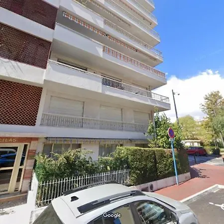 Proche Avec Grand Balcon Lägenhet *