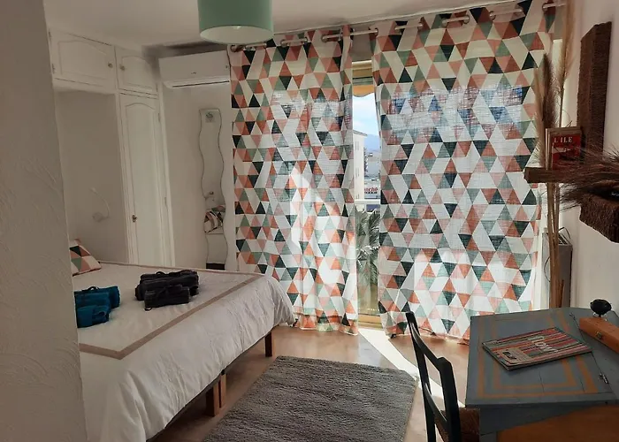 Proche Avec Grand Balcon Lägenhet