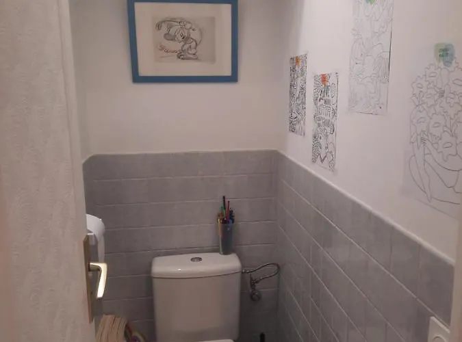 Lägenhet Proche Avec Grand Balcon *