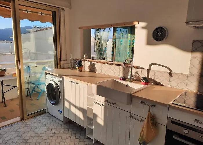 Proche Avec Grand Balcon