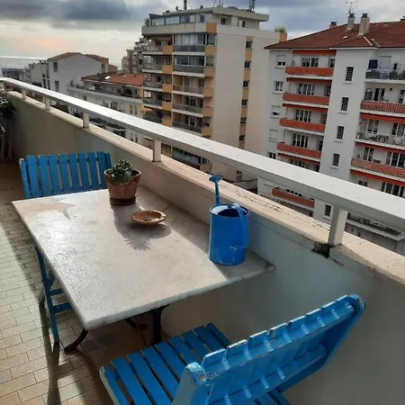 Proche Avec Grand Balcon